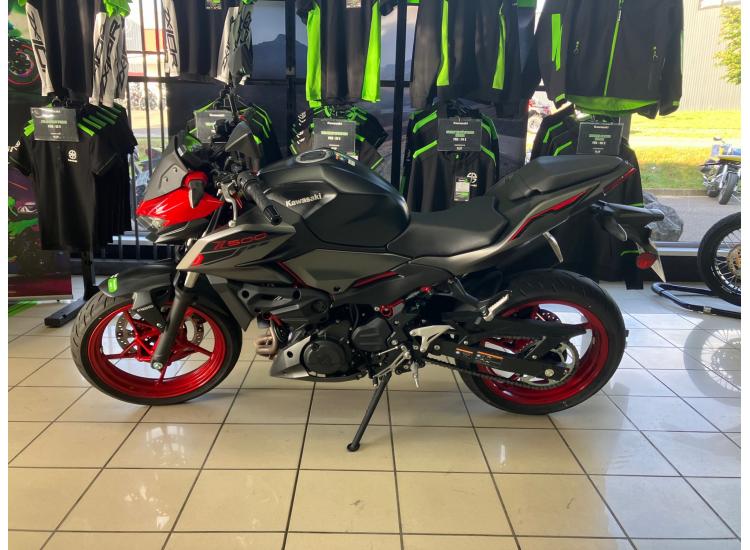 KAWASAKI Z500 SE / 125€ PAR MOIS / DSN MOTOS 40