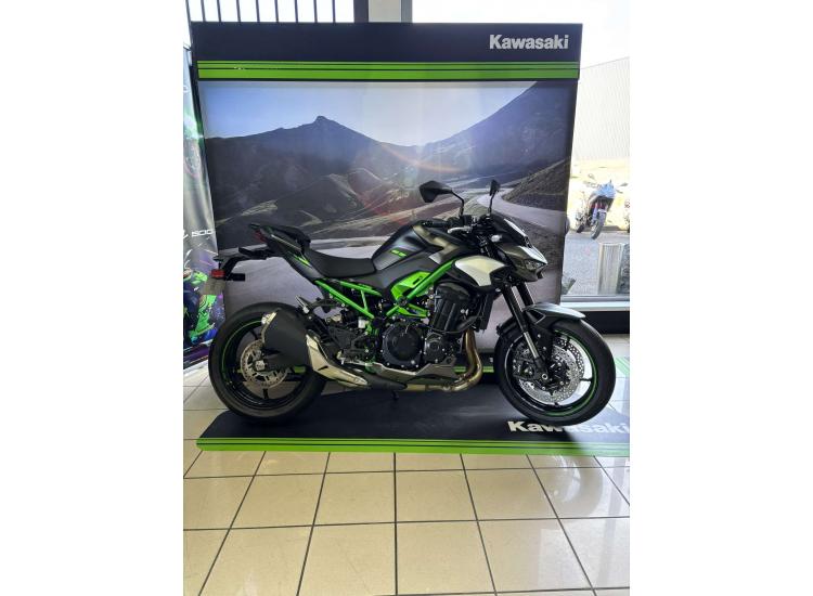 KAWASAKI Z900 2025  / 182.76 €/MOIS* / DSN MOTOS 40
