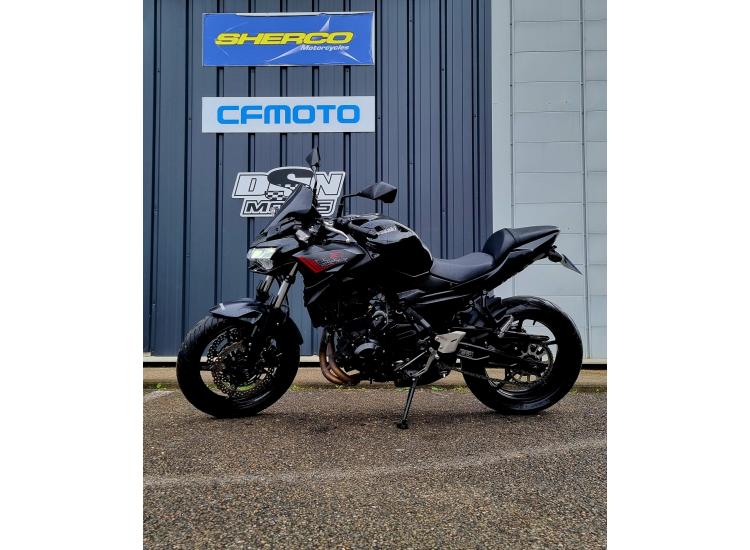KAWAZAKI Z650 / 128€/MOIS* / DSN MOTOS 40