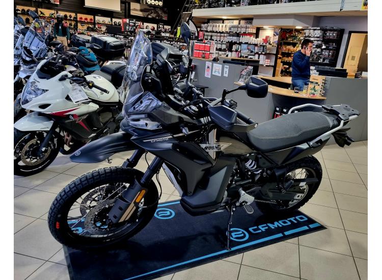 CF MOTO 800 MTX  / 166.95€/MOIS* / DSN MOTOS 40