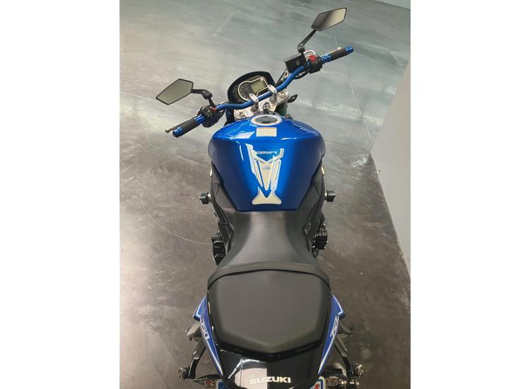 SUZUKI 750 GSR EDITION FREEGUN  /  DSN MOTOS 40