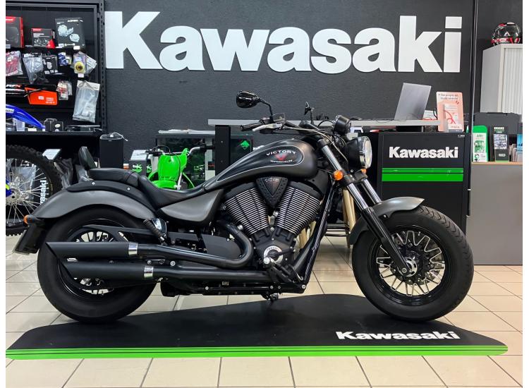 VICTORY 1731 GUNNER / DSN MOTOS 40