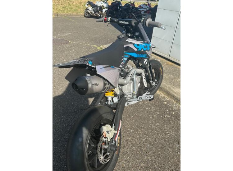 YCF 125 SUPERMOTARD / DSN MOTOS 40