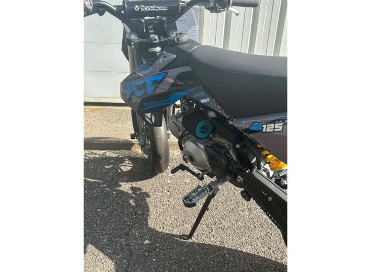 YCF 125 SUPERMOTARD / DSN MOTOS 40